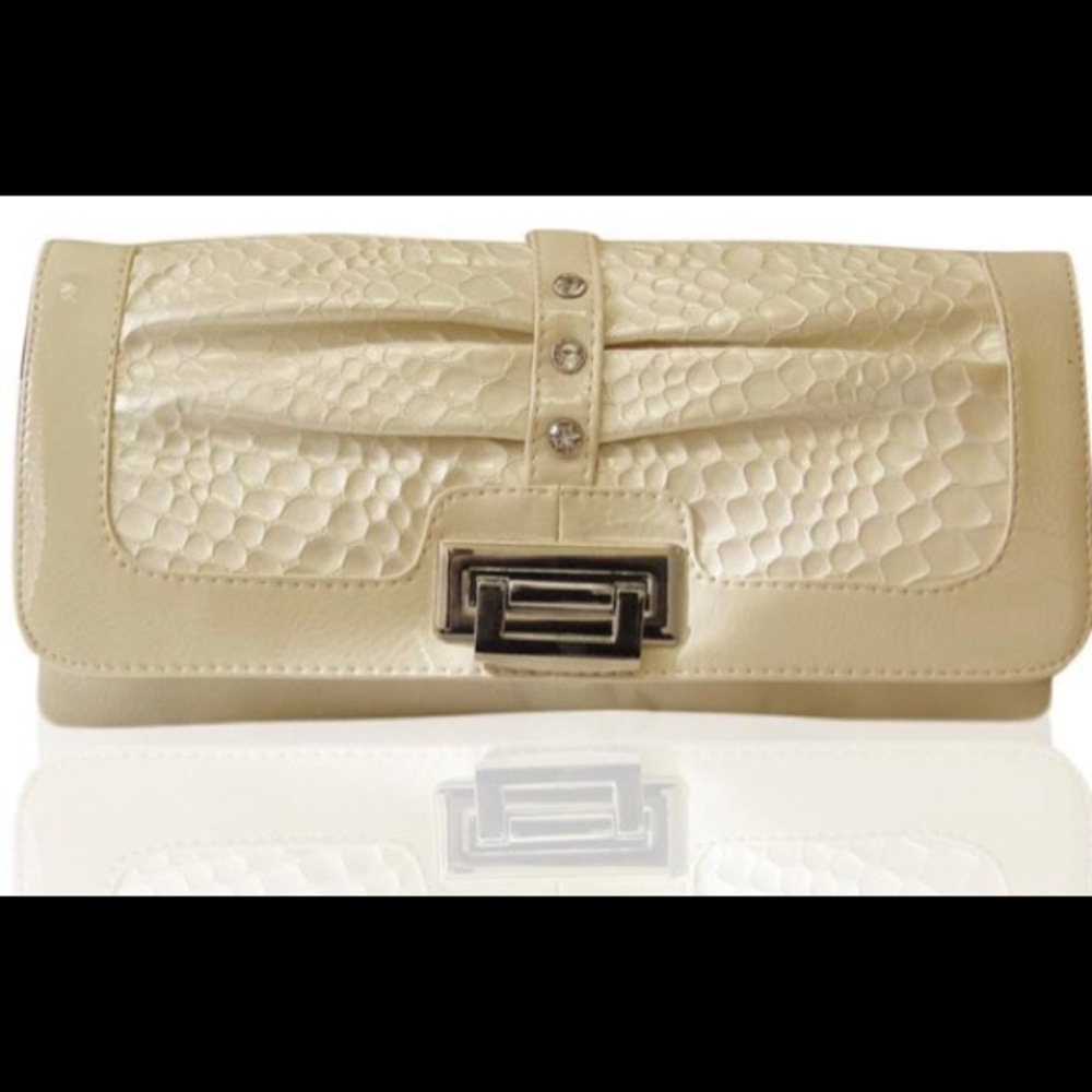 NWT SCARLETTE Alligator Print Clutch w/Chain Strap